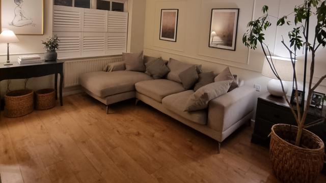 10 Hancox Close - Lounge