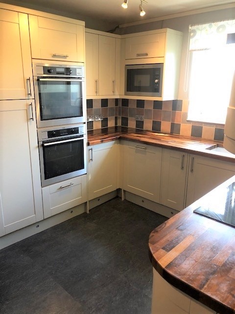7 Millers Way, kitchen with integrated AEG appliances