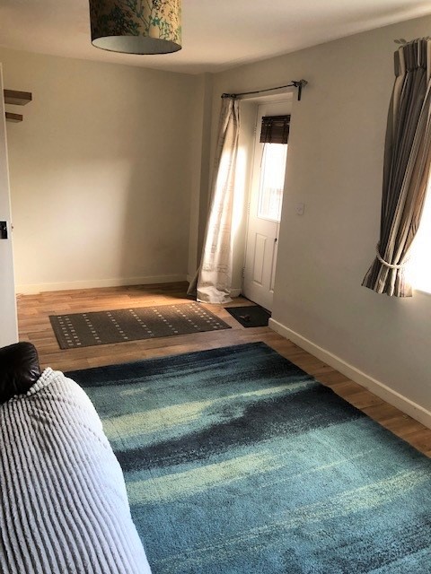 7 Millers Way, living room