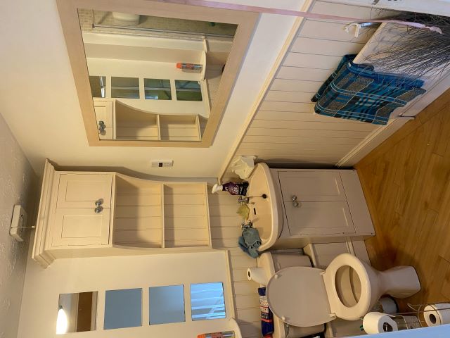35 Abbeyfields Drive, Studley, bathroom
