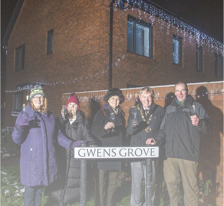 Photo: Heather Claridge (Gwen Smith’s daughter), Pauline Murphy, Ruth Bagley (Chair of WRHA Board), Cllr Mark Cargill (Chair of Stratford-on-Avon District Council) and Roger Smith (Gwen Smith’s son)